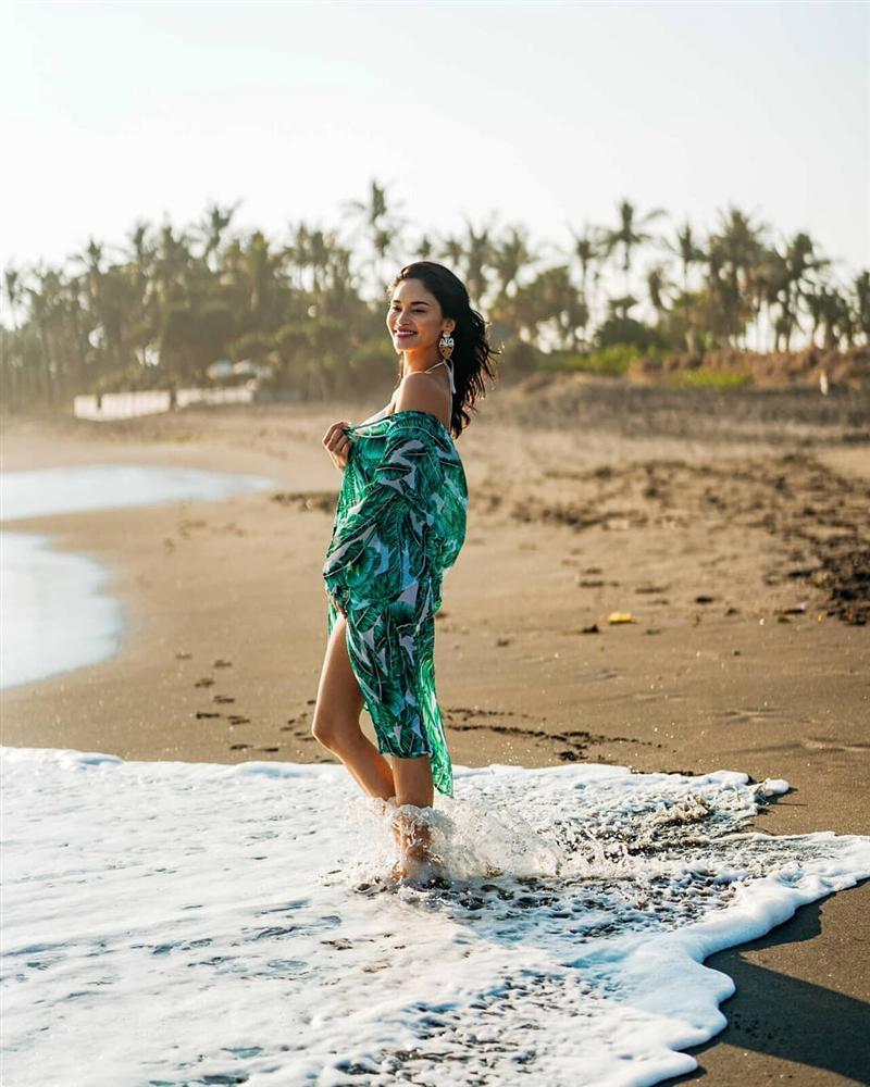 Bản tin Hoa hậu Hoàn vũ 25/10: Hoàng Thùy lộ diện trên trang chủ Miss Universe, nhan sắc chẳng giống ai-8