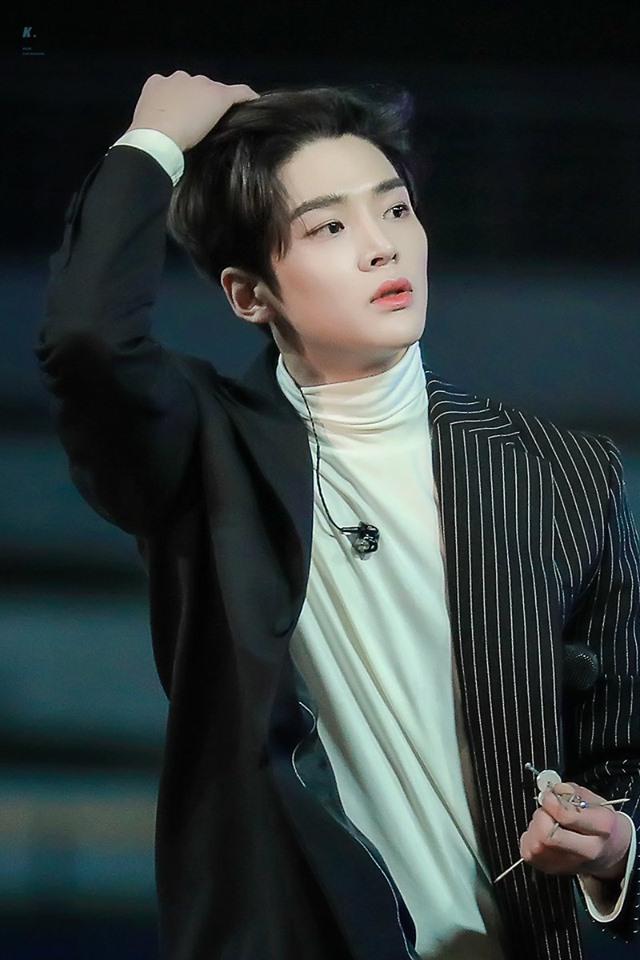 Kim Ro Woon - mỹ nam đang khiến chị em mê mẩn: Cao 1m92 và khuôn mặt không góc chết-4