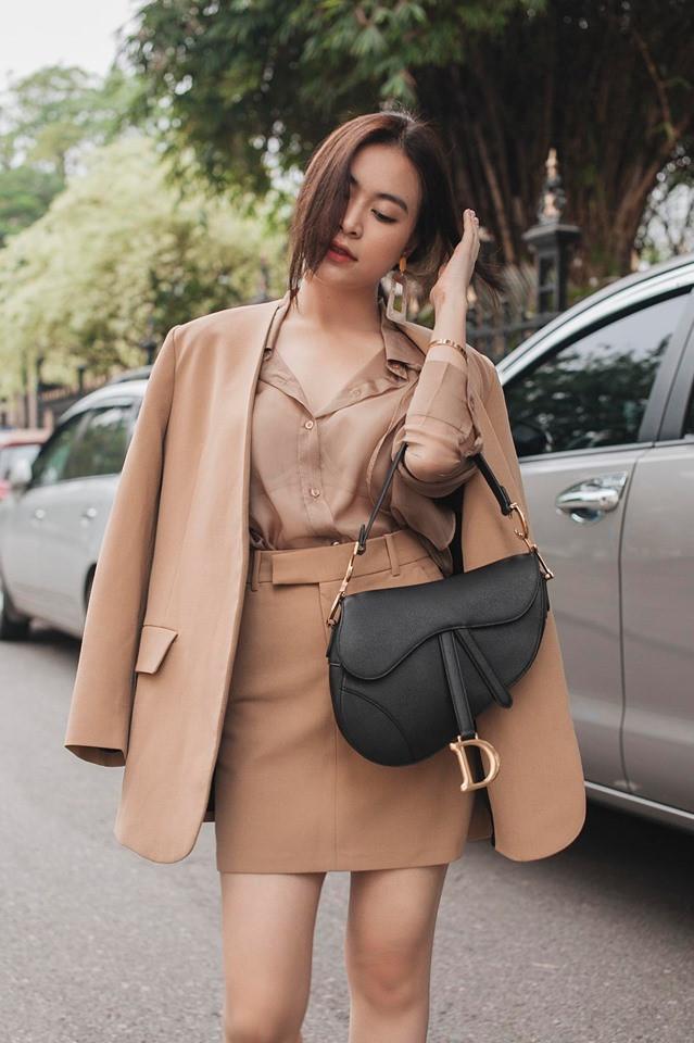 Hoàng Thùy Linh chuộng style trưởng thành, xách túi hàng hiệu đắt đỏ-9