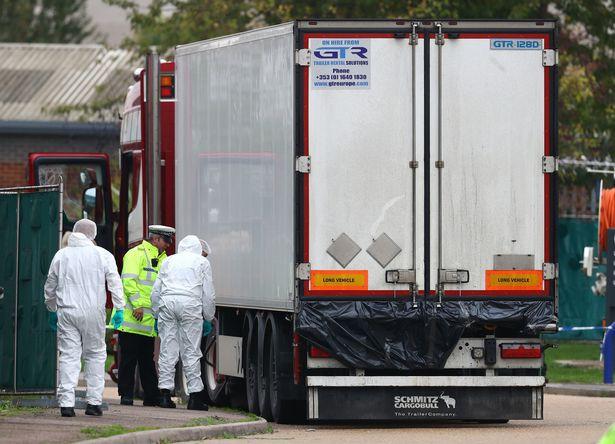 Vụ 39 thi thể người trong thùng xe container đông lạnh ở Anh: 10 gia đình Việt Nam làm đơn cầu cứu, tìm người thân mất tích-2