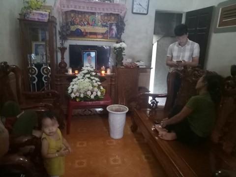 Nhiều gia đình ở Nghệ An, Hà Tĩnh nghi có người thân chết trong vụ 39 thi thể ở Anh lập sẵn bàn thờ, không khí đau thương-2