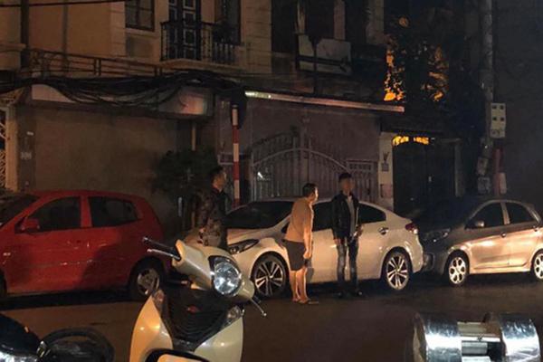 Cười mỏi miệng trước bức ảnh nam sinh sống chung với lũ, nước lênh láng khắp nhà vẫn mặc sức ngủ-3