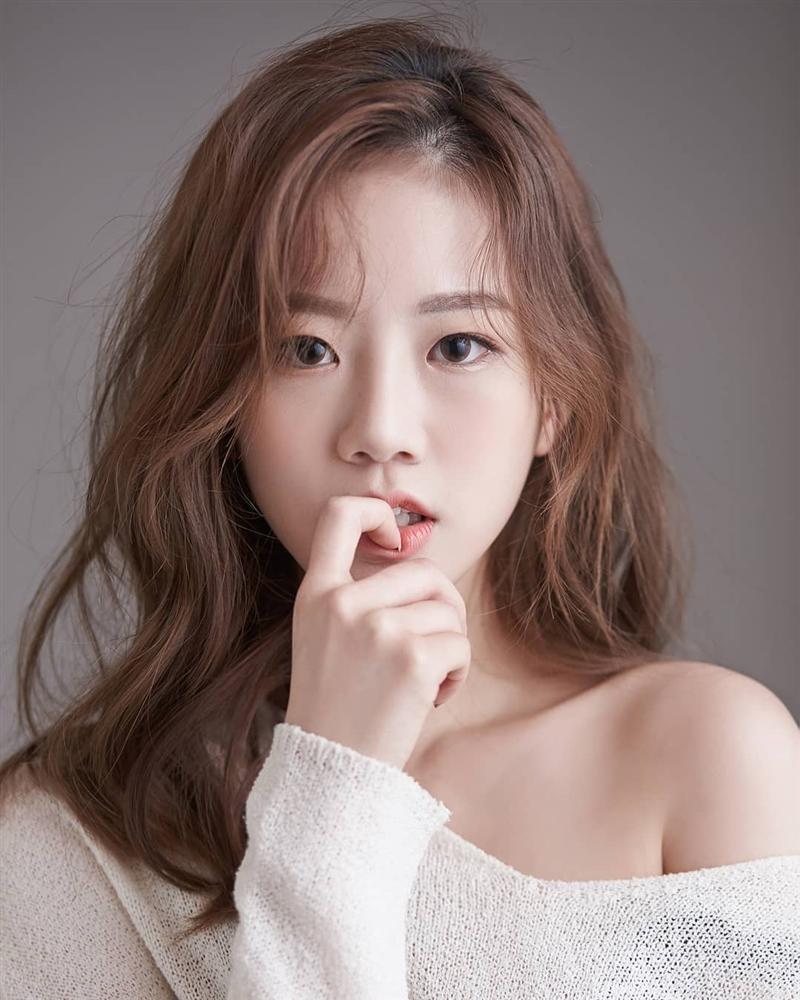 Phải chăng đây là kiểu tóc trẻ hóa dung nhan, khiến Đặng Thu Thảo và Hà Tăng đều ưa chuộng?-9