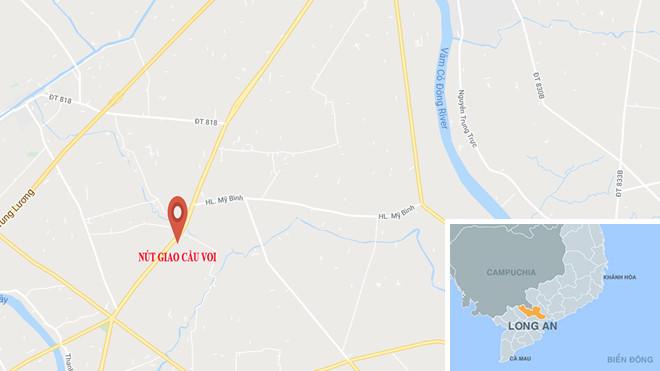 Ôtô tải tông 7 xe máy dừng đèn đỏ, 11 người bị thương-2