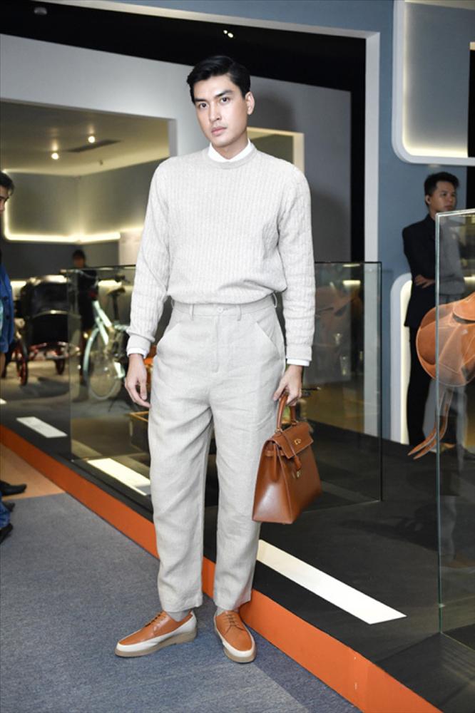 Châu Bùi và Hoàng Ku quấn khăn làm áo cũng không nữ tính bằng NTK Lý Quí Khánh-10