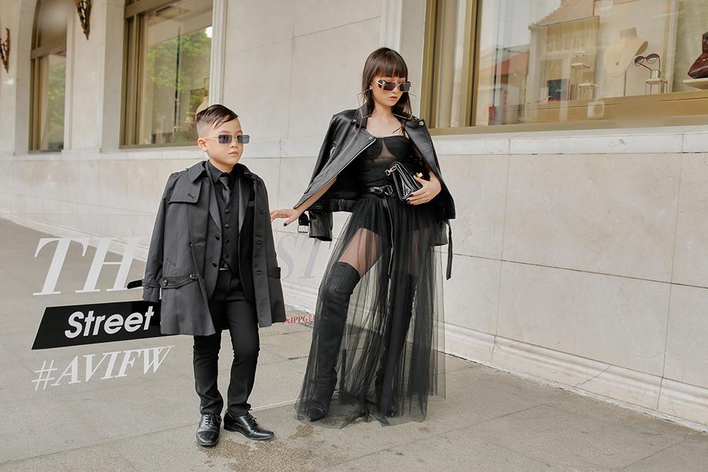 Street style tại Vietnam Fashion Week: mèo Thoại nổi nhất tập đoàn giả gái, có cả người cosplay Sơn Tùng M-TP-13