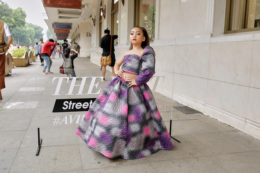 Street style tại Vietnam Fashion Week: mèo Thoại nổi nhất tập đoàn giả gái, có cả người cosplay Sơn Tùng M-TP-18