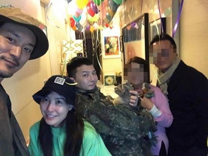 Chị gái G-Dragon chia sẻ bức ảnh bữa tiệc chào mừng em trai tại nhà!-4