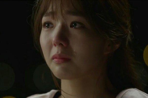 Yêu nửa năm không cho đụng vào người, đêm đầu gần gũi em khóc lóc, hóa điên-2