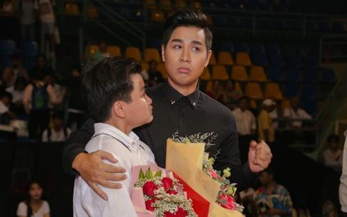 Scandal đọc nhầm quán quân Giọng hát Việt nhí giống hệt sự cố trao nhầm vương miện Hoa hậu Hoàn vũ-3