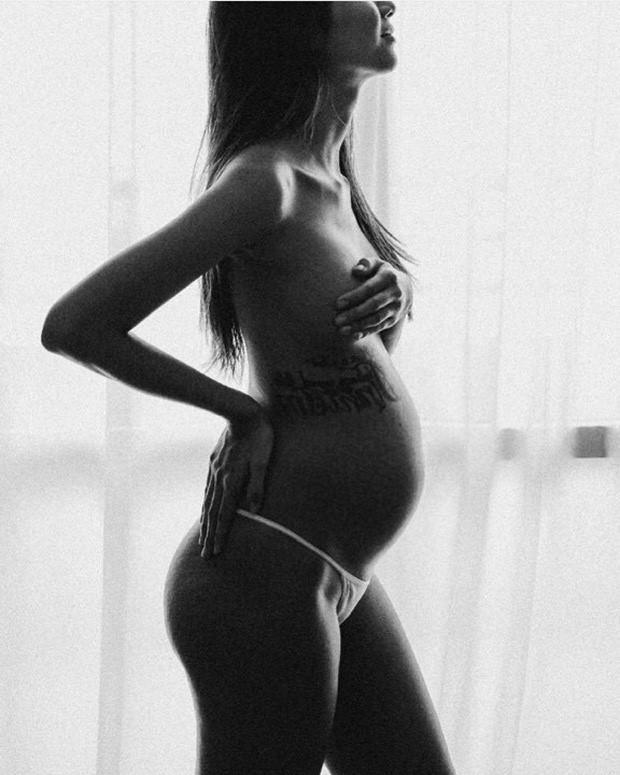 Suboi khoe ảnh bán nude thời kỳ mang bầu-1