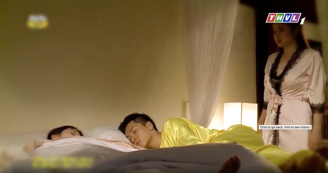Con gái Nhật Kim Anh bị gài bẫy để ngủ với cậu chủ ở tập 48 Tiếng sét trong mưa-3