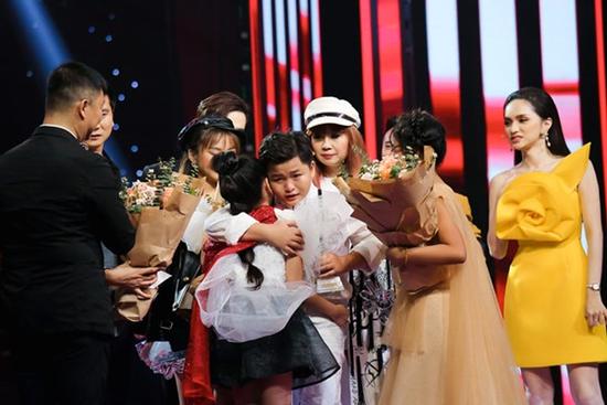 Lộ bằng chứng 'The Voice Kids 2019' dàn xếp kết quả chung cuộc, khán giả phẫn nộ 'dội bom' fanpage chương trình