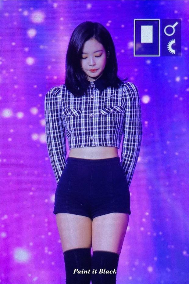 Jennie BlackPink bất ngờ xuống tóc, nâng tầm nhan sắc lên vài chân kính-2