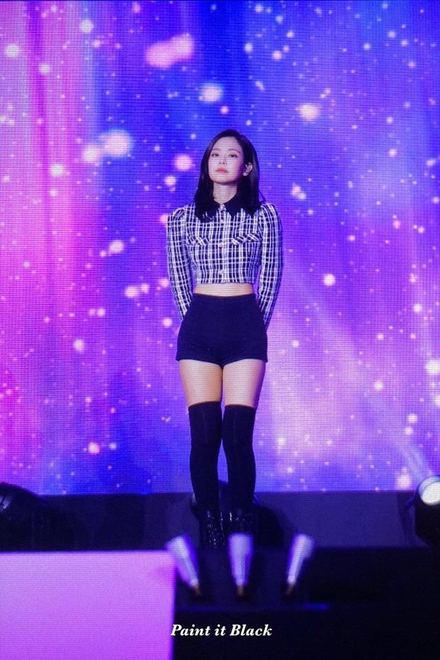 Jennie BlackPink bất ngờ xuống tóc, nâng tầm nhan sắc lên vài chân kính-5