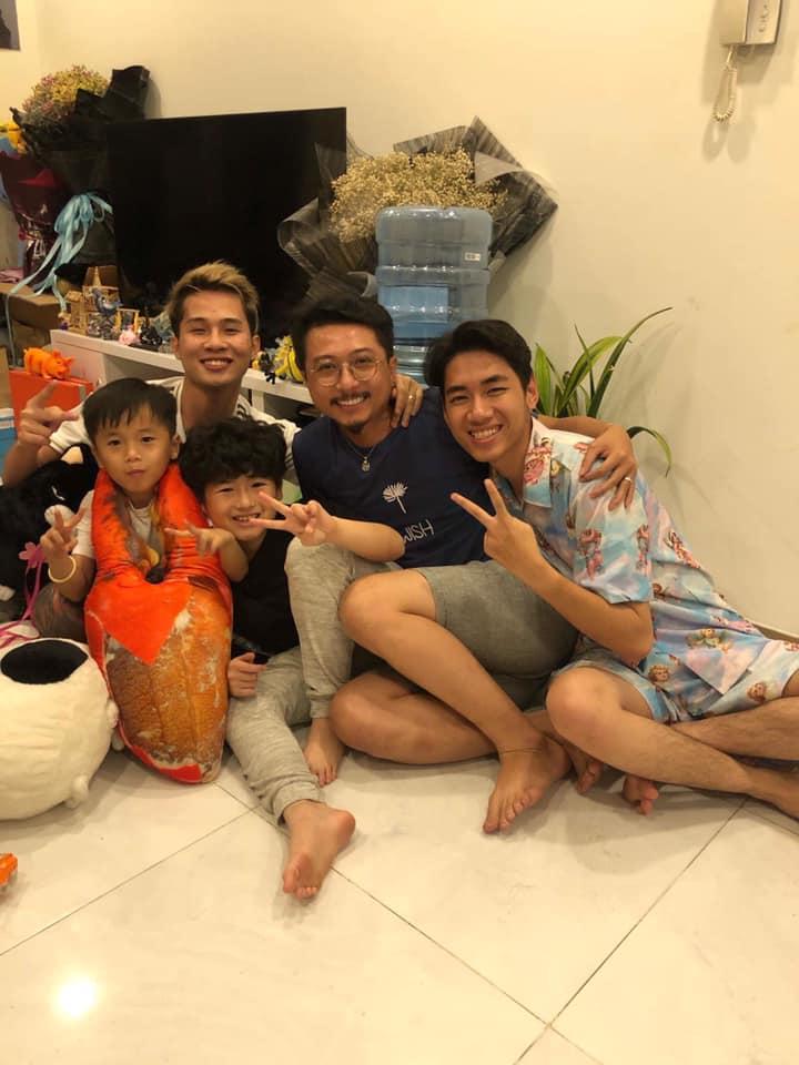 Lục lại clip Hứa Minh Đạt say mê hát Sóng Gió, dân tình khẳng định anh lấy cớ đưa con sang nhà Jack để gặp thần tượng-1