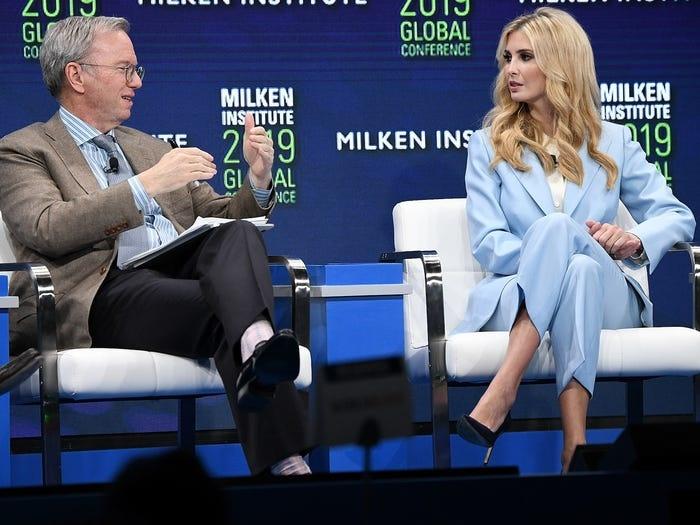 Không hổ danh ái nữ nhà Trump, Ivanka làm mọi cô gái phải ghen tị với những chiếc váy thiết kế đáng giá bằng cả gia tài-7