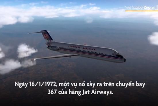 Làm gì để sống sót khi bị rơi khỏi máy bay?