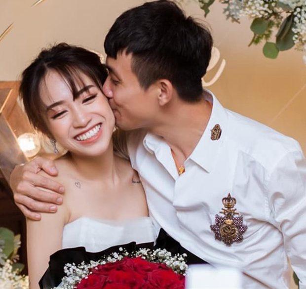 Con gái vừa khoe đang mang thai, đại gia Minh Nhựa làm điều bất ngờ đúng chuẩn ông ngoại quốc dân-6