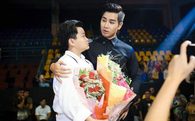 Dân mạng khủng bố Nguyên Khang mất kiểm soát, yêu cầu nam MC phải lập tức bỏ nghề-7