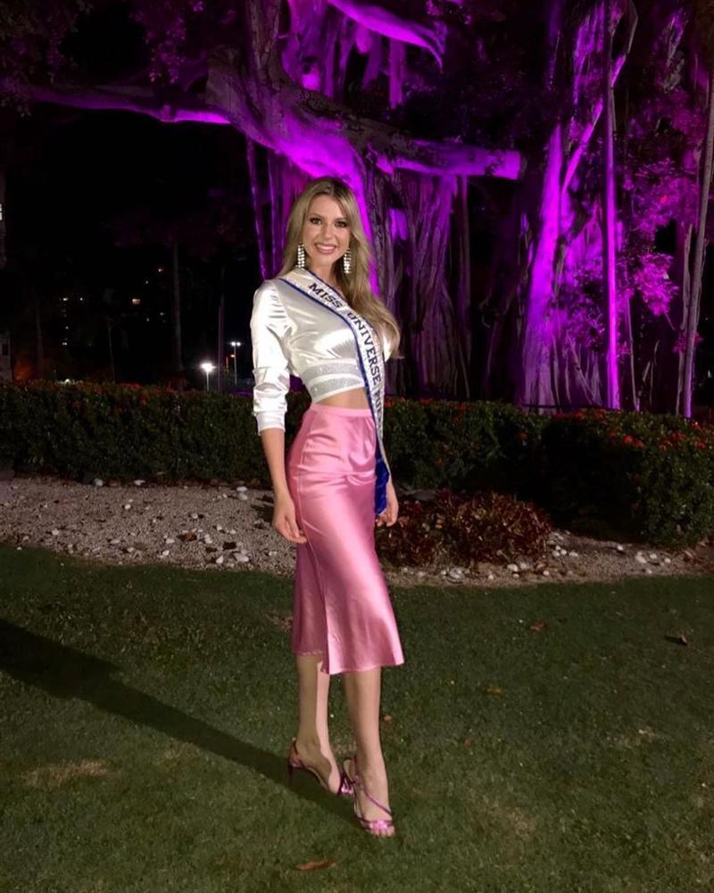 Bản tin Hoa hậu Hoàn vũ 27/10: Hoàng Thùy lên đồ xuất sắc chặt đẹp hai đối thủ nặng đô-3