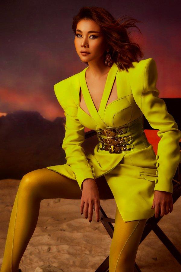 Sau H’Hen Niê và Đỗ Mỹ Linh, đến lượt Thanh Hằng mua túi hiệu chỉ để đựng kẹo-3