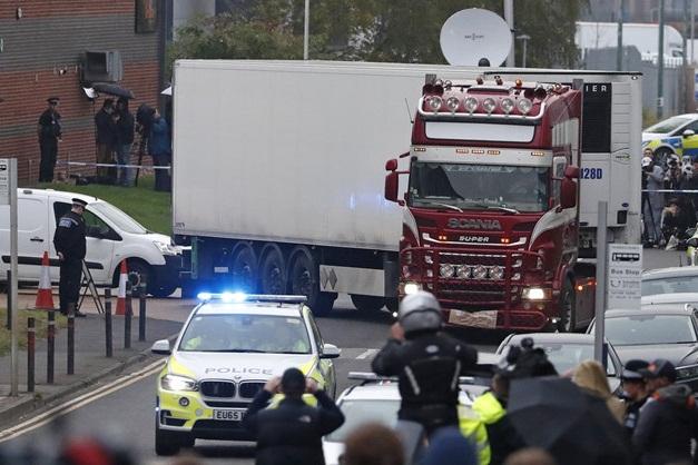 Anh gửi hồ sơ 4 nạn nhân trong thùng xe container cho Việt Nam-4