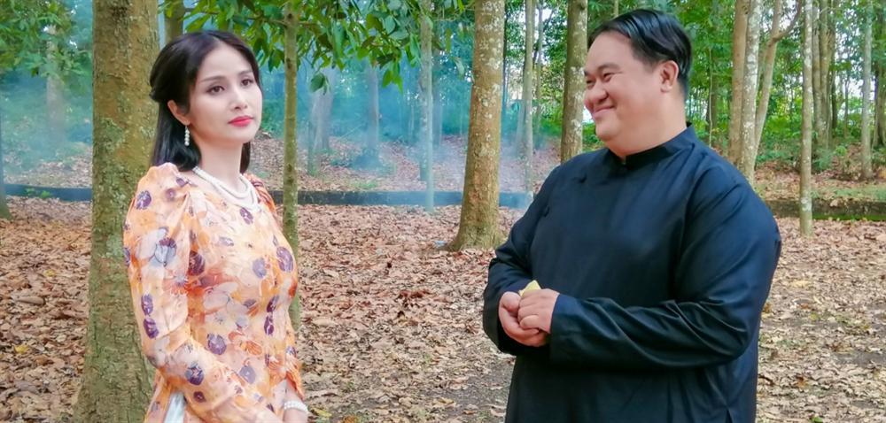 Vợ cũ Phan Thanh Bình lại đóng vai lẳng lơ, dụ dỗ ân ái với tất cả trai đẹp-1