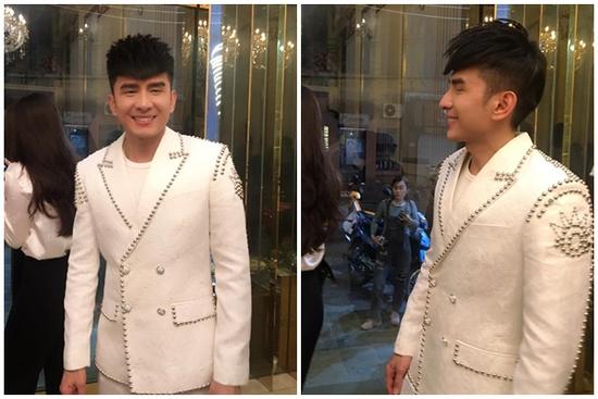 Mặc ai nói ngả nói nghiêng, Đan Trường vẫn trung thành với tóc 'mỏ chim' kết hợp với đôi lông mày sâu róm