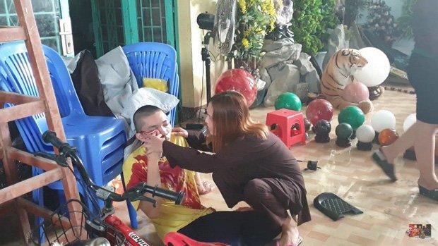 Nơi ở 2 lần bị đập phá, 5 chú tiểu Thách thức danh hài có biểu hiện hoảng loạn tinh thần khi gặp người lạ-1