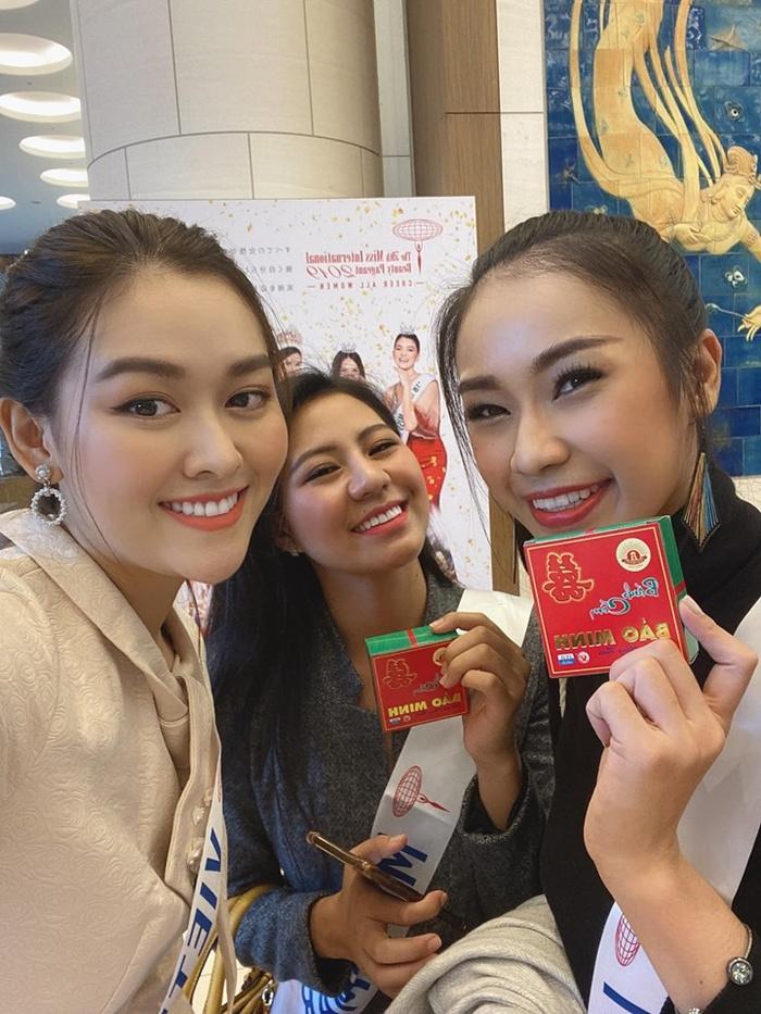Diện chiếc váy đỏ tươi, Tường San ghi điểm vì lấn át đối thủ Miss International lại chẳng hề kém cạnh Đỗ Mỹ Linh-10