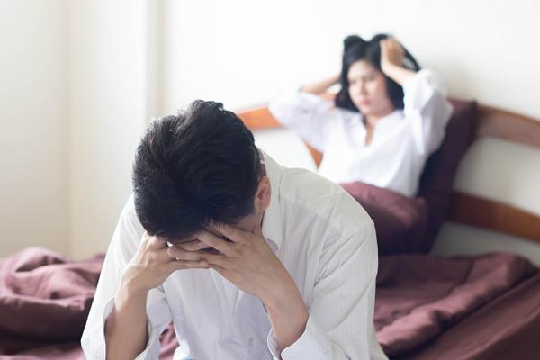 Lạnh người khi bóc tấm phong bì mừng cưới dày cộp từ tình cũ của chồng-3