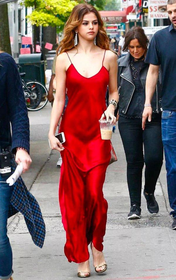 Hoa hậu Hương Giang và dàn mỹ nhân Việt bất ngờ hớ hênh điểm nhạy cảm vì váy lụa-8