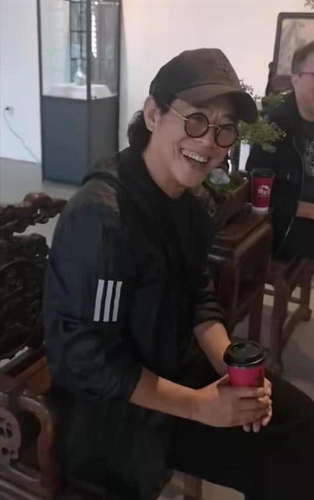 Lý Liên Kiệt bất ngờ livestream, nói về chuyện bị tàn phế, phải ngồi xe lăn vì bệnh tật-1