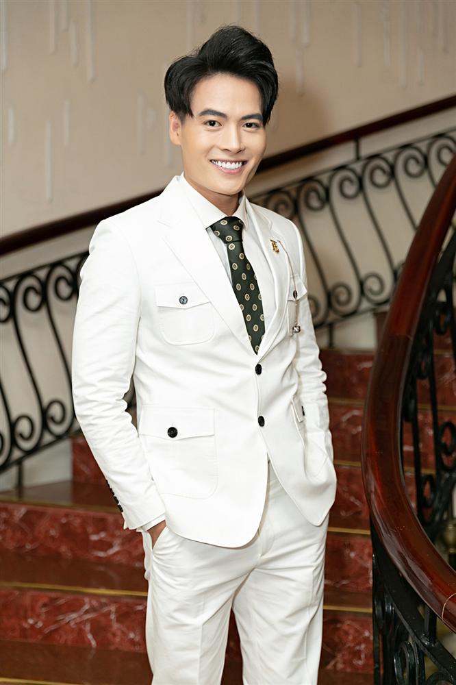 Phan Ngọc Luân vẫn gặp gỡ kín đáo với đàn anh từng bịa chuyện ngủ chung-11