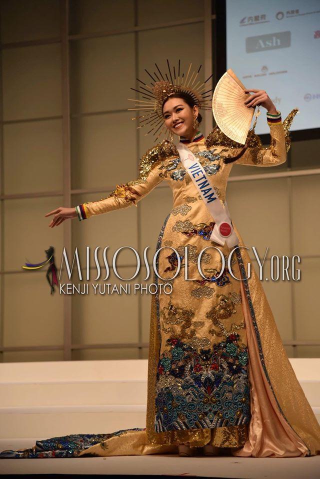Tường San catwalk tự tin với trang phục dân tộc Rồng chầu mặt trời tại Miss International 2019-1