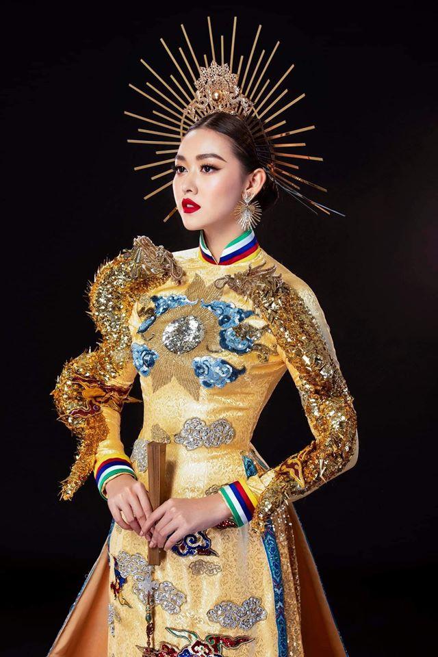 Tường San catwalk tự tin với trang phục dân tộc Rồng chầu mặt trời tại Miss International 2019-7