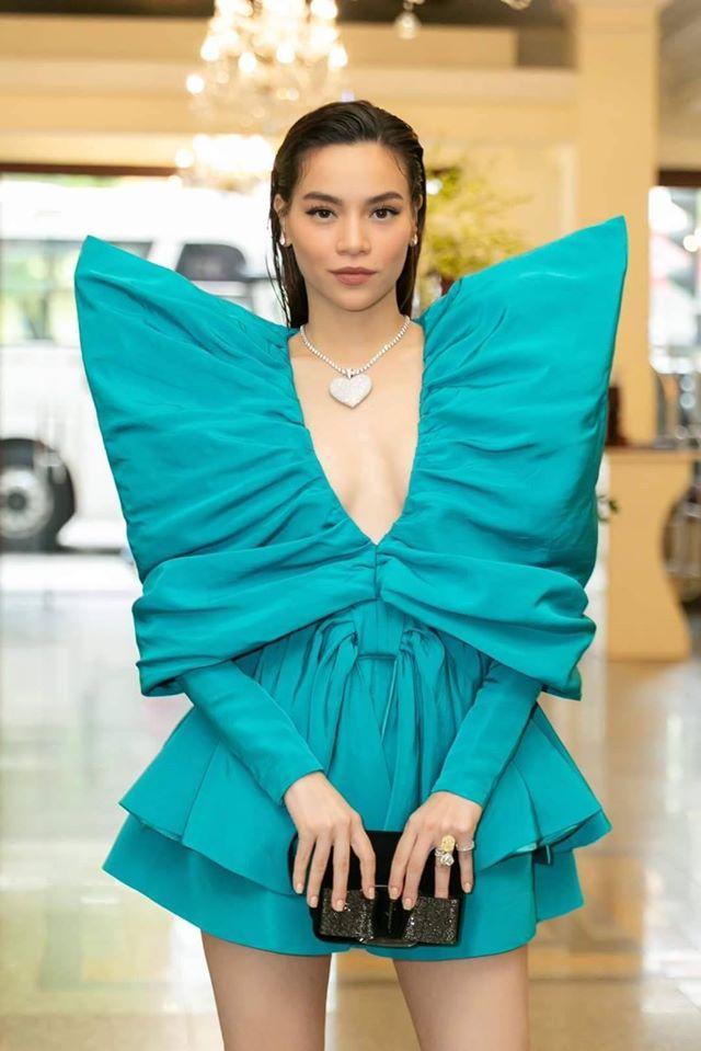 Hồ Ngọc Hà nối gót Phượng Chanel photoshop quá lố đến mất luôn đầu gối gân guốc-1