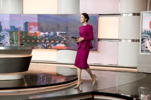 Á hậu Thụy Vân tiết lộ lý do không được phép mặc đồ hở trên VTV-8