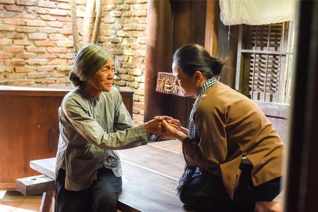 Nhật Kim Anh thú nhận thân phận thật với dì Bảy ở tập 50 Tiếng sét trong mưa-3