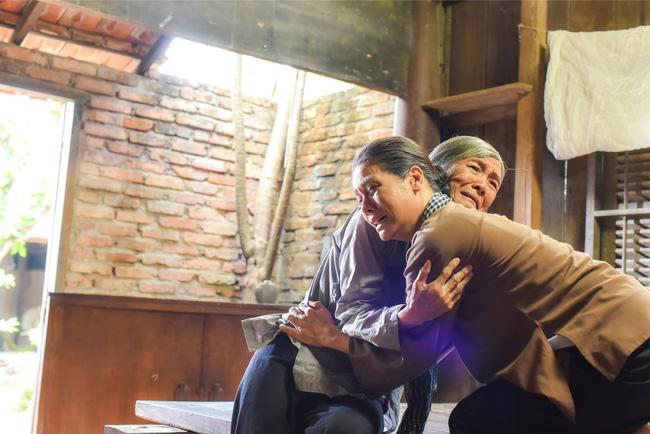 Nhật Kim Anh thú nhận thân phận thật với dì Bảy ở tập 50 Tiếng sét trong mưa-4