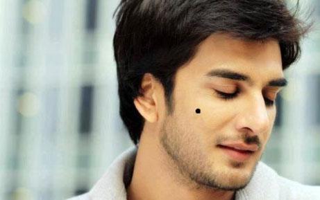 Điểm đanh các nốt ruồi đại phú trên khuôn mặt đàn ông không nên tẩy xóa-1