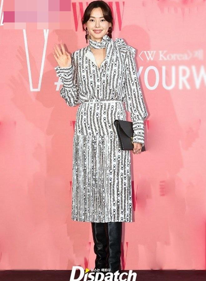 SAO MẶC XẤU: Ngọc Trinh mất điểm vì chiếc váy bầu lai váy ngủ - Miu Lê tự dìm hàng chiều cao-7