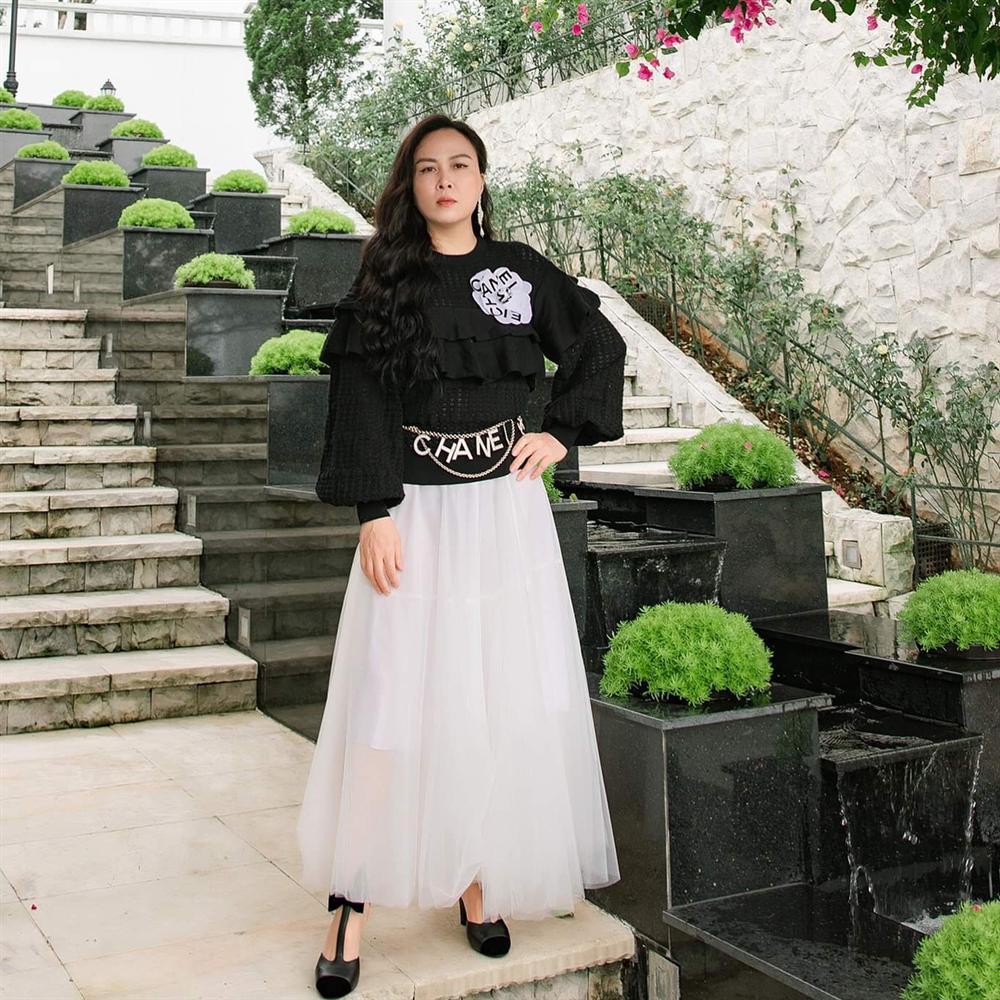 Nghiện mặc váy maxi giấu chân, Phượng Chanel mắc lỗi khiến dùng đồ hiệu mà chẳng thấy sang-3