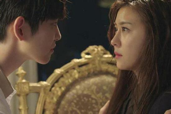 Phát hiện hình xăm lạ trên người vợ sắp cưới, tôi đứng hình suýt ngất