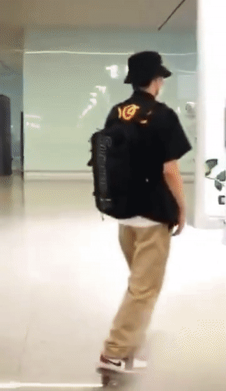 Dở khóc dở cười với Vương Nhất Bác: Chỉ ăn chuối, lười giặt túi, vồ ếch... cũng lên hotsearch Weibo-7