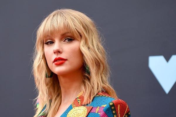 Taylor Swift nhắc lại quá khứ bị dè bỉu vì yêu nhiều người-3