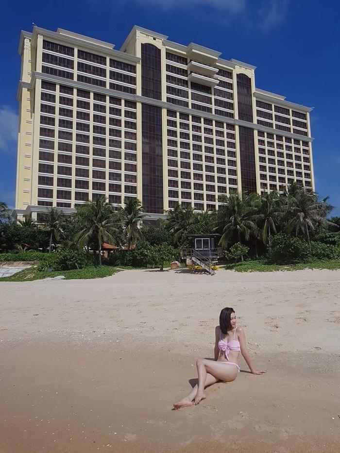 Ninh Dương Lan Ngọc khoe ảnh bikini nóng bỏng nhưng vòng 2 đã bắt đầu ngấn mỡ-8