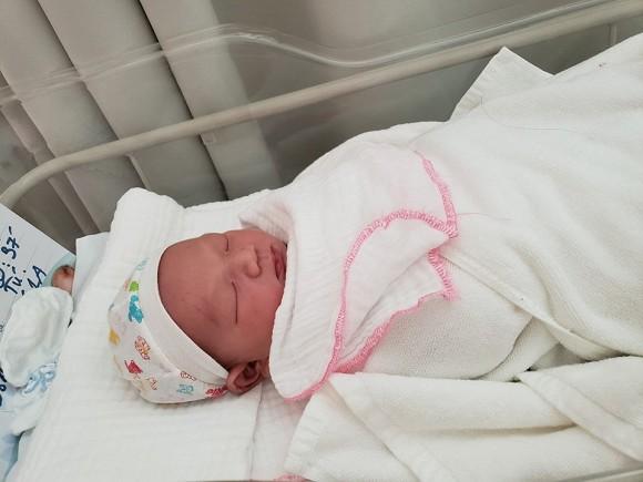 Hotgirl Tú Linh MU hạ sinh con thứ hai, nặng 3,9 kg-3