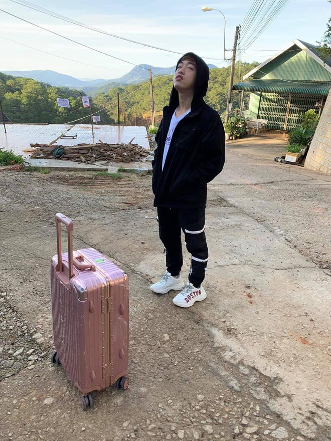 Du lịch Đà Lạt rồi nhờ bạn thân chụp ảnh, thanh niên nhận kết đắng còn dân mạng thì cười nghiêng ngả-2